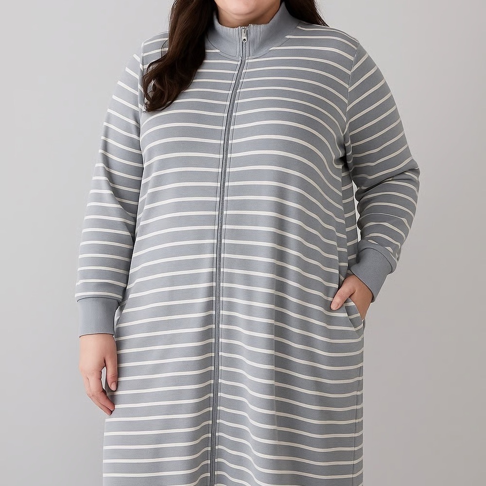 Duluth Trading Co Gray and White Striped Robe NWT cabincore
